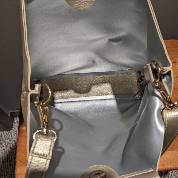 Gold tone purse - Picture 4 of 4